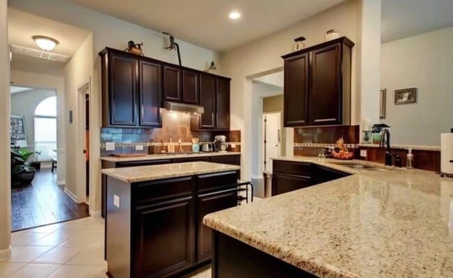 Building Photo - 323 Chisholm Trail
