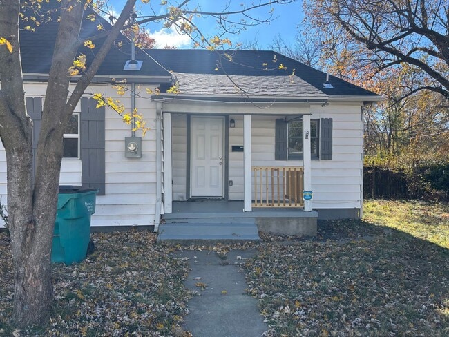 Primary Photo - Modern Charm Meets Comfort: Fully Remodeled 3-Bed Home (Ask about our special)