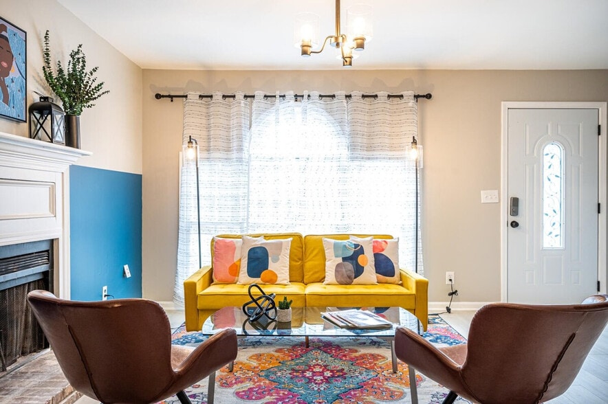 Primary Photo - 1267 Sweet Pine Dr