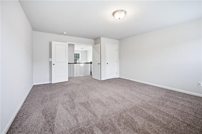 Building Photo - 2053 Hamilton Lake Pkwy
