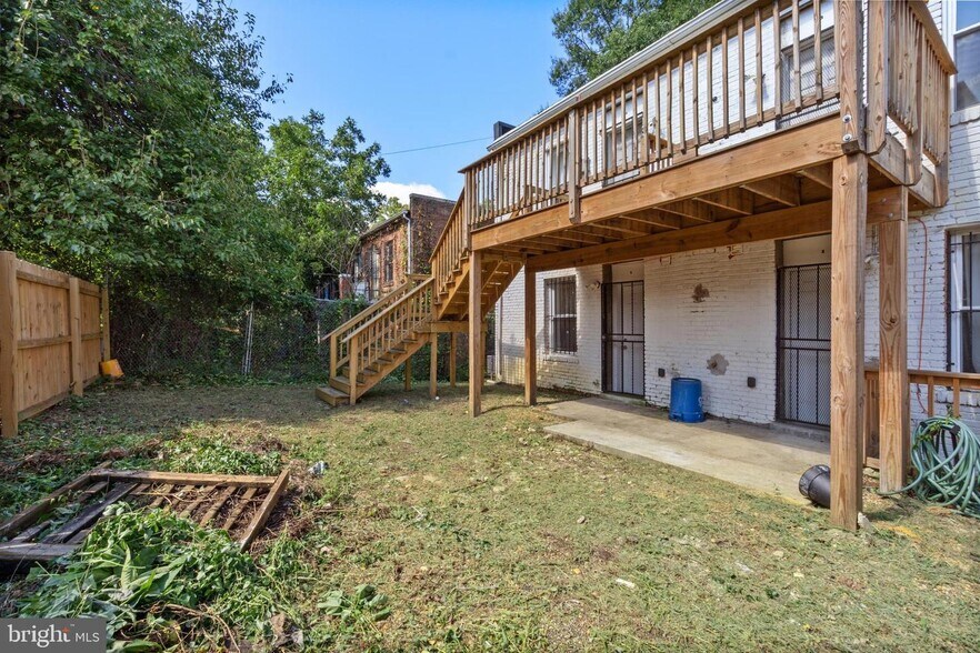 Building Photo - 313 Parkland Pl SE