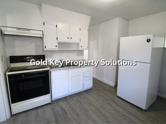 Building Photo - MUNCIE All-Electric 2 BR 1 BA House with Fenced Yard (NO SECTION 8)