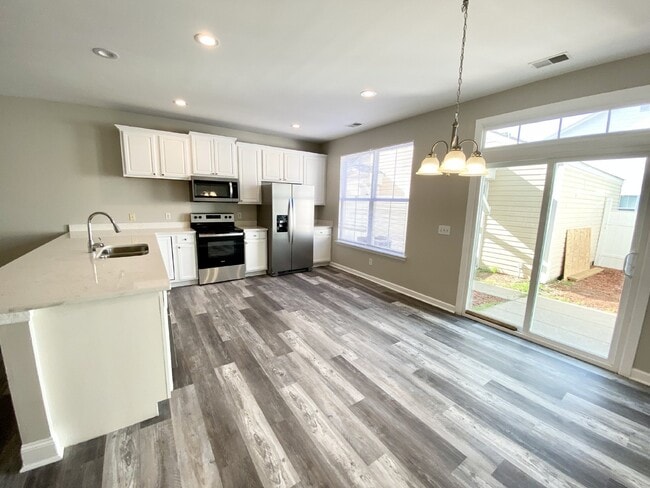 Building Photo - Fully Renovated, Three Bedroom, Bluffton P...
