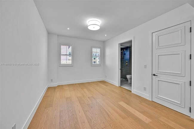 Building Photo - 13637 Deering Bay Dr