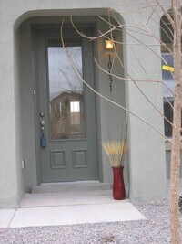 Building Photo - Beautiful Home in Gated Community w/pool