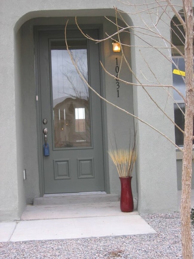 Primary Photo - Beautiful Home in Gated Community w/pool