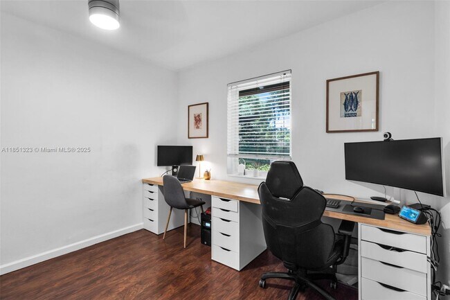 Building Photo - 12700 SW 80th Ave