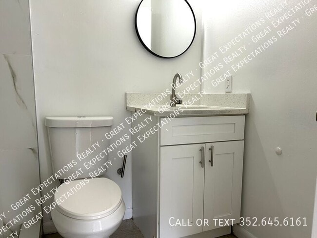 Building Photo - 5844 SE Drew Rd