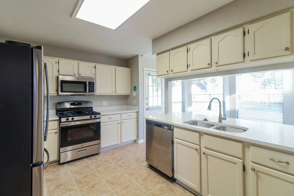 Building Photo - 2711 Knollbrook Ln