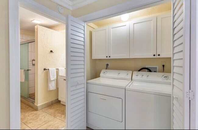 Building Photo - 279 Hach Ln