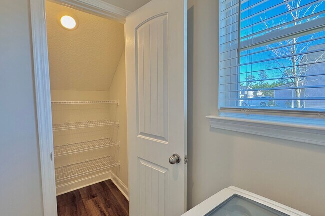 Building Photo - COMING EARLY FEBRUARY 2026! (One Pet Maximum)