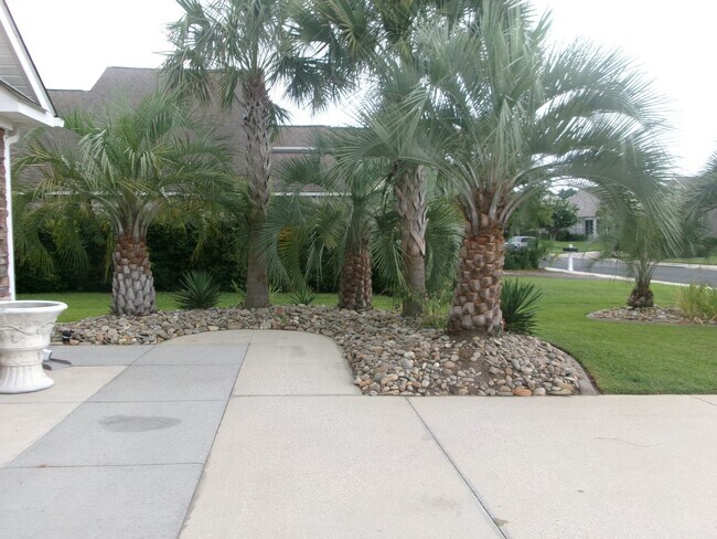 Building Photo - 4 bedroom, 3 bath home in Surfside Beach Club