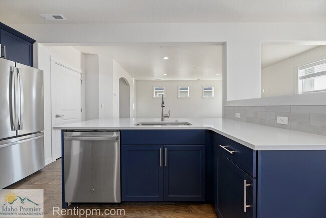 Building Photo - 10469 W Royal Fern Ct