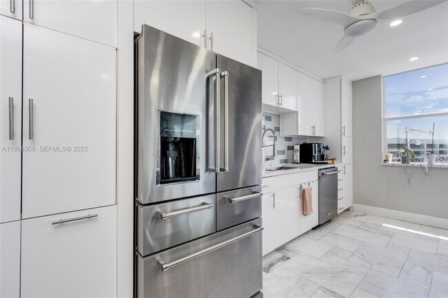 Building Photo - 1200 S Ocean Blvd