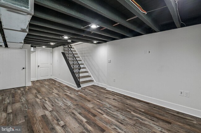 Building Photo - 3156 Almond St