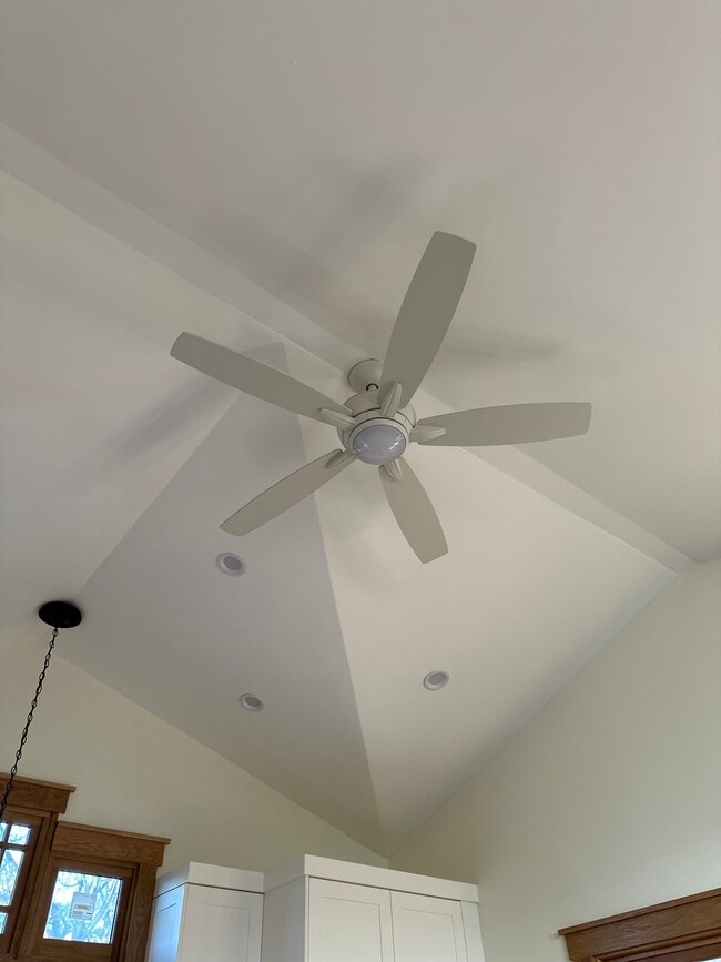 Building Photo - 1719 Loma Vista St