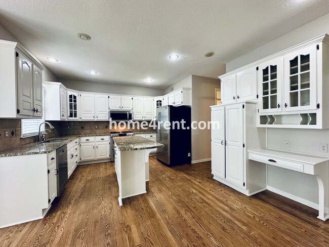 Building Photo - Beautiful Overland Park Home in Blue Valle...