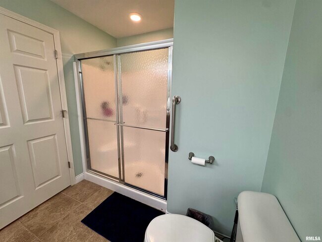 Building Photo - 4102 Creek Hill Dr
