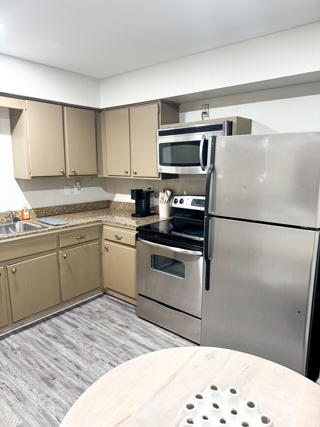 Building Photo - 206 Park Lane