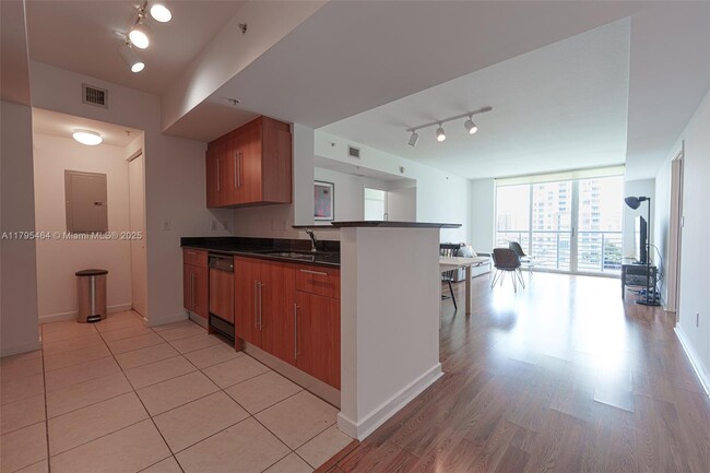 Building Photo - 325 S Biscayne Blvd