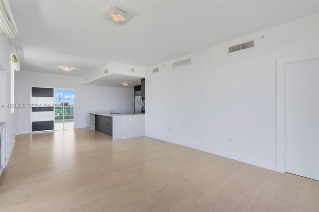 Building Photo - 900 Biscayne Blvd