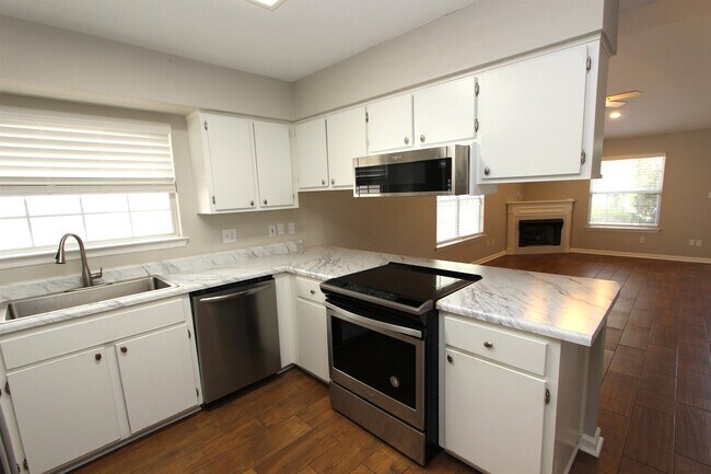 Building Photo - 2534 Golden Park Ln