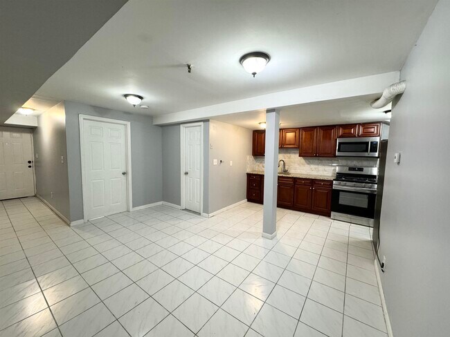 Building Photo - 321 64th St