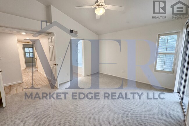 Building Photo - 2Bed/2Bath w/ Office-House at 40th St/Cactus-Garg!