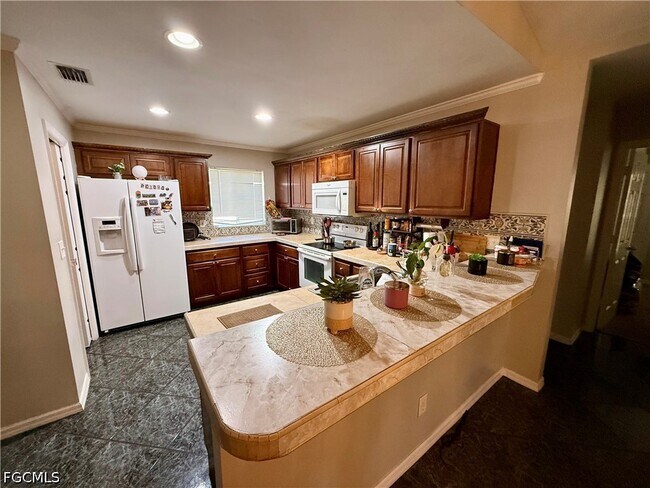 Building Photo - 1713 SW 10th Pl