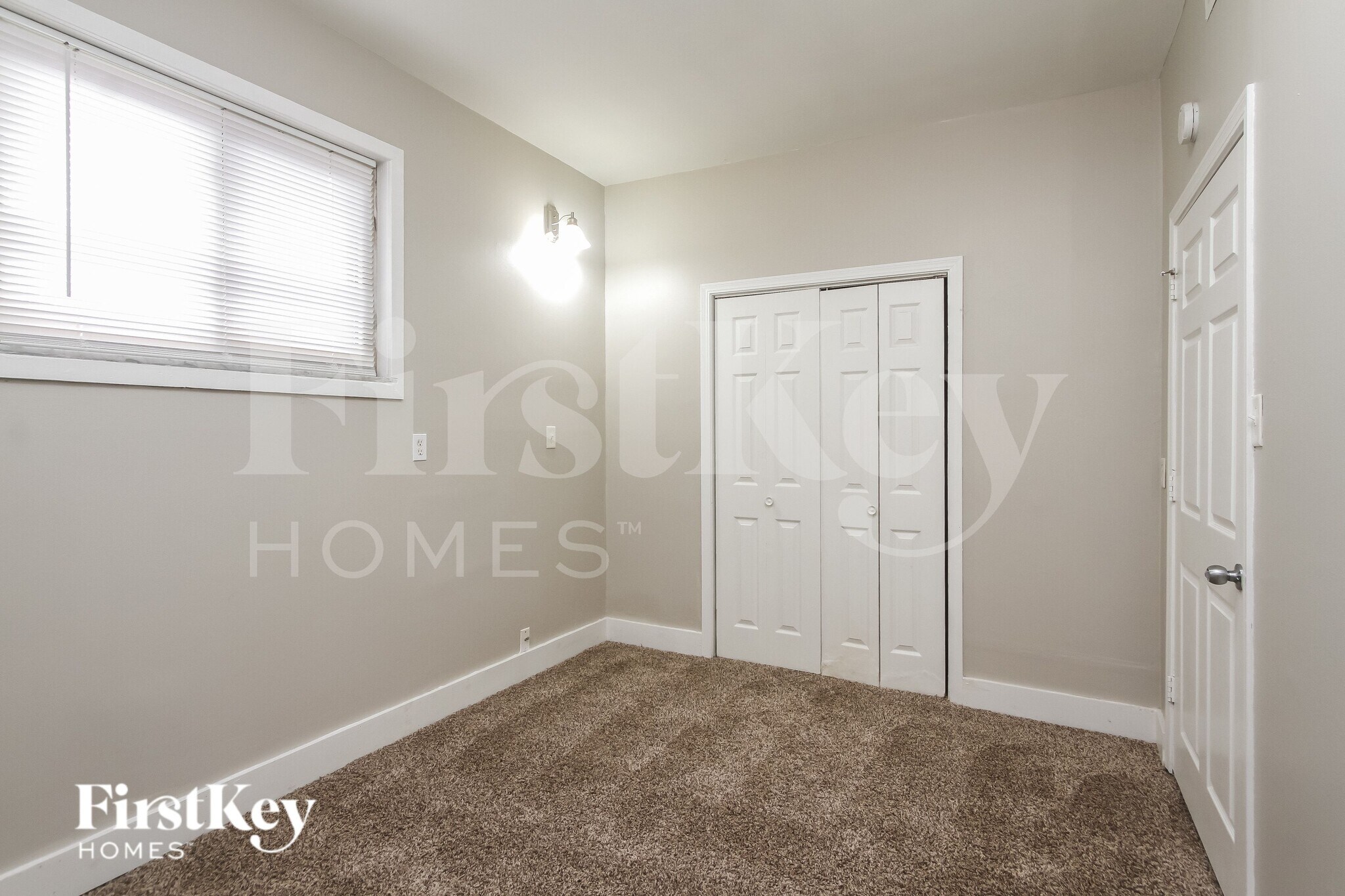 Building Photo - 3880 W Smith Valley Rd