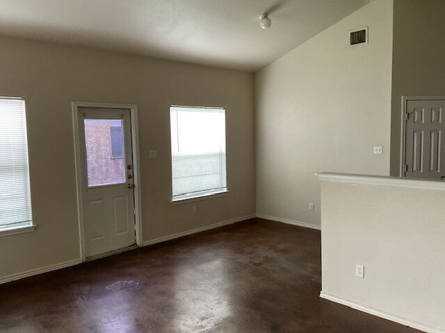 Building Photo - 3/2 Home with a Yard and Central AC