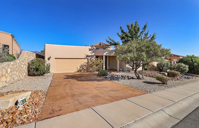 Building Photo - Beautiful Home in Sonoma Ranch with Amazin...