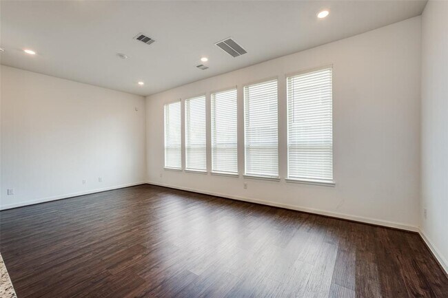 Building Photo - 1619 Ryon Falls Dr