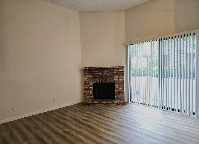 Building Photo - 21141 Lassen St