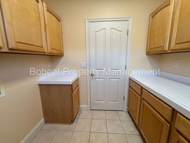 Building Photo - 1231 Flintwood Dr