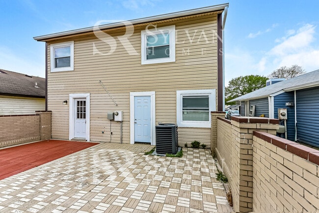 Building Photo - At Last, This Is What You Have Been Searching For!