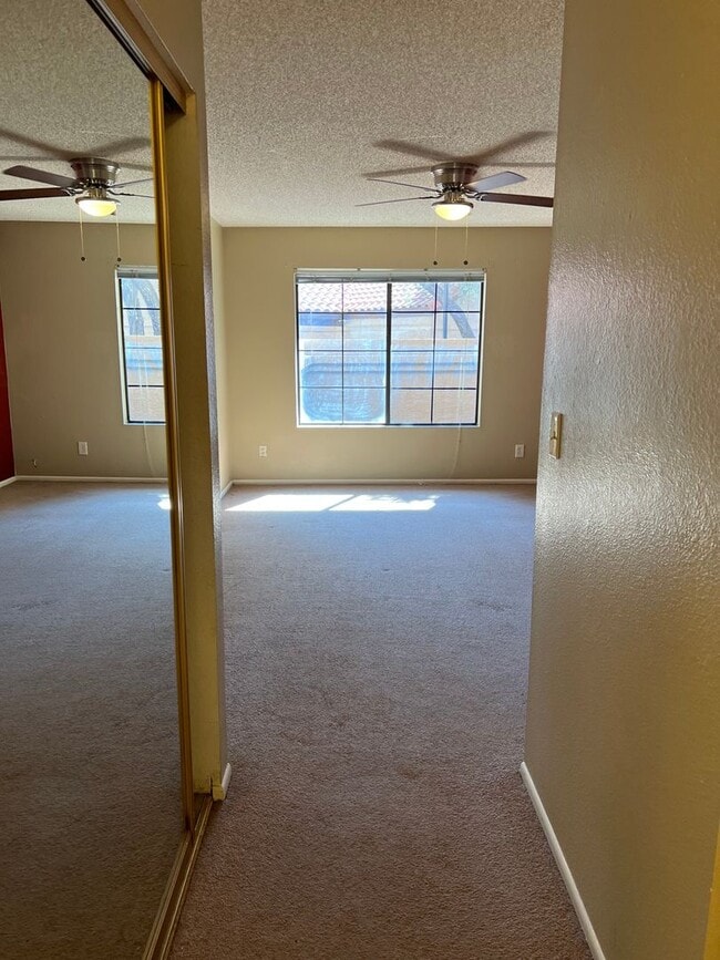 Building Photo - 2 bedroom condo in papago park village