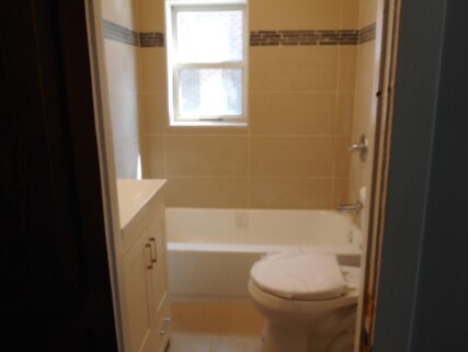 Building Photo - 3012 W Belmont Ave
