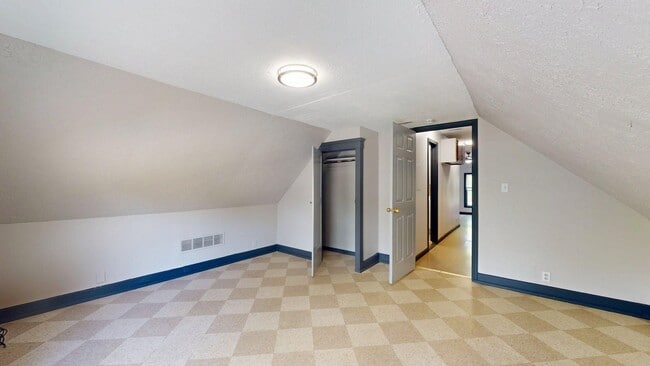 Building Photo - 3334 W 82nd St