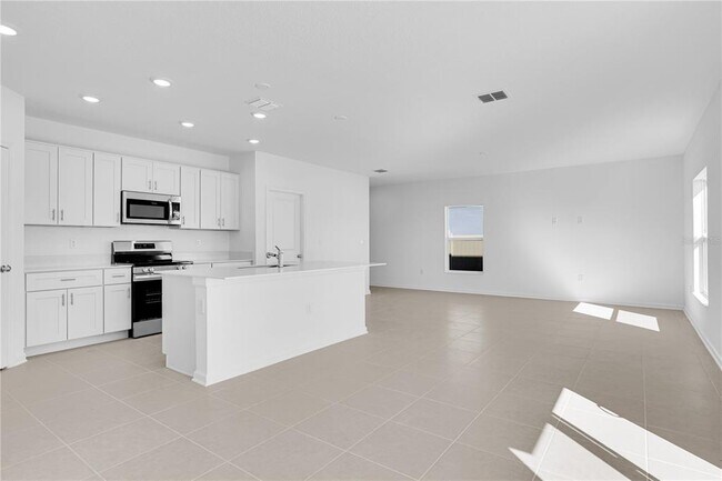 Building Photo - 4751 Guinep Ln