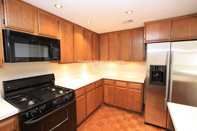 Building Photo - 171 Greenfield-
