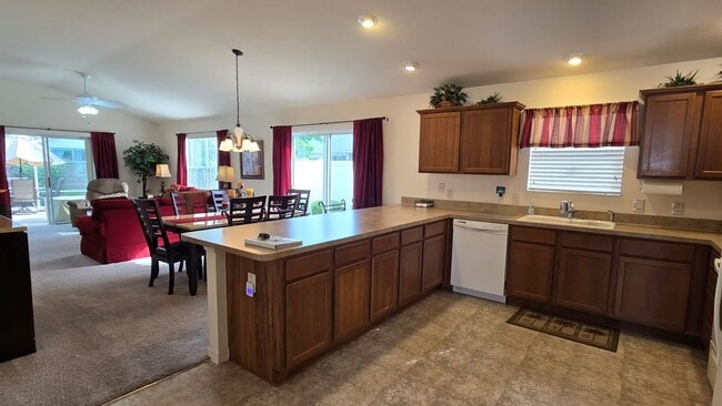 Building Photo - M2290 Nackman (VCSW-15/5)