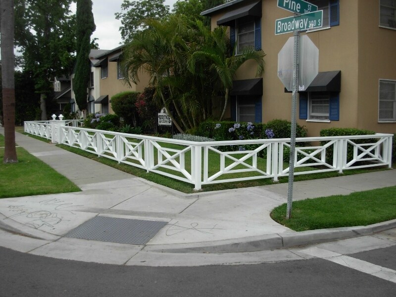 Building Photo - 302 S Broadway