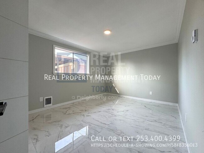 Building Photo - 1111 SW 148th St