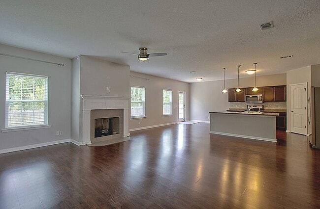 Building Photo - 1429 Evergreen Trl