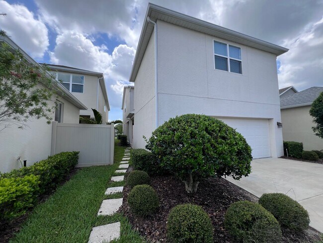 Building Photo - Gorgeous Furnished Home in Winter Garden!