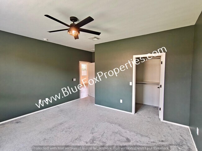 Building Photo - 7926 S Golden Bell Dr