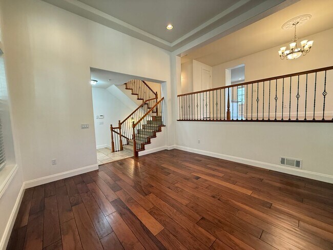 Building Photo - 3687 Whitworth Dr