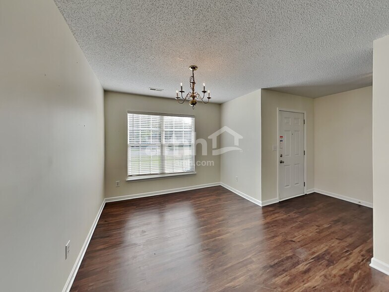 Building Photo - 1092 Chapel Creek Rd SW