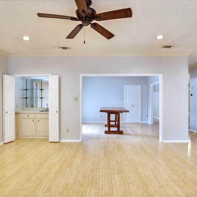 Building Photo - 5725 Ridgerock Ct